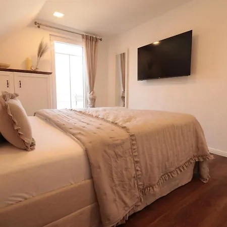 Unter Der Burg Gerolstein